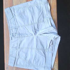 Banana Republic gray kahki cargo short. Size 6